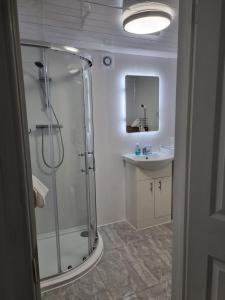 Modern self contain studio Own Private Access