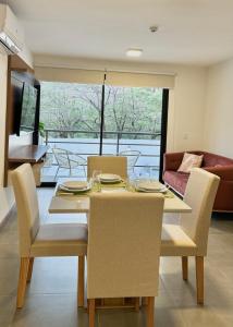 A dos cuadras del Paseo la Galería