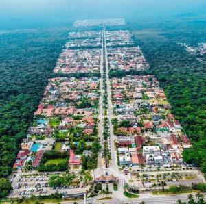 Casa com piscina aquecida, Condomínio a beira mar
