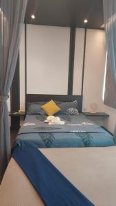Hidayah Homestay near UKM and KTM station with high speed wifi - pool & river view