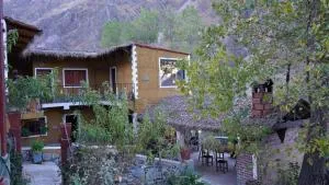 POSADITA LOS ALAMOS estamos en San Isidro 8km pasando Iruya solo caminando hasta Mayo - Iruya