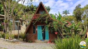 Chalé com Piscina e Natureza Primavera Rosa