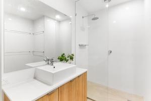 Spectacular William St Apartment - Sleeps 12
