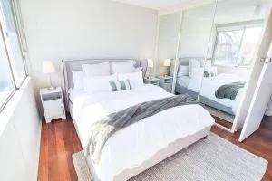 Palm Cove Villa- 2 mins walk to beach - Warnbro