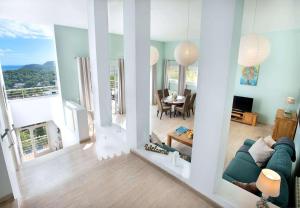 Mar Bona by Vintage Travel