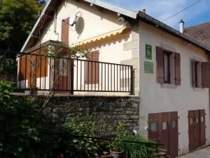 Charmante maisonnette avec internet et jardin clos - FR-1-583-45 - Raddon-et-Chapendu