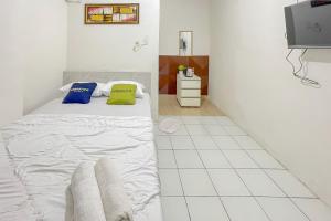 Urbanview Grey CSB Mall Cirebon