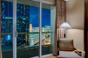 MGM Signature-17-801 1Br2Ba F1 Strip View Balcony