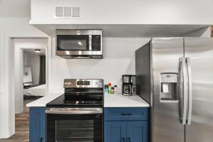 The Squirrel Near UPS, Proctor, and Old Town