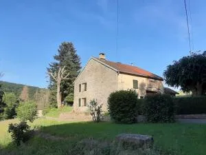 Authentique fermette rénovée avec cheminée dans les Vosges - FR-1-583-3 - Saint-Bresson