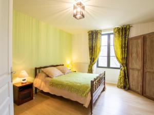 Maisons de vacances Maison au calme avec jardin, proche de Sarlat - Ideale pour familles et activites en plein air. - FR-1-616-295 : photos des chambres