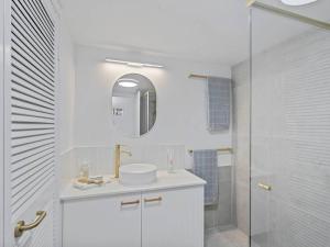 Chic 2BR Oasis Turtle Beach Resort Gold Coast