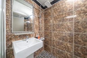 HAI GIƯỜNG ĐƠN (Twin)