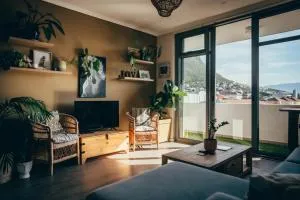 Beachfront Flat & Mountain View - 钓鱼镇