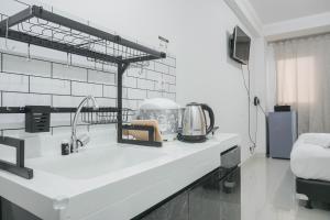 Strategic and Comfy Studio at Signature Park Grande Apartment By Travelio