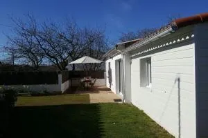 GITES DE SAUVETERRE Petit dejeuner compris - LʼÎle-dʼOlonne