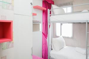 Comfort 2BR at Serpong Greenview Apartment By Travelio