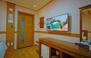Gamyoungroo Hanok Hotel