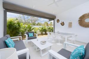 Pointe aux Canonniers Beach Luxury Apartment
