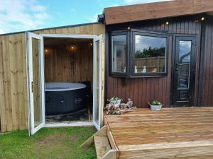 The Zen Den "With Lazy Spa"