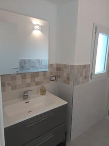 Villa con piscina vista mare
