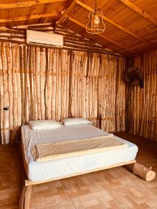 Anne Sinai best camp