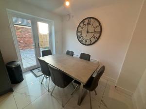 Perfect 3bed House - Contractors - Ample Parking