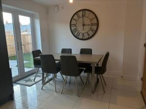 Perfect 3bed House - Contractors - Ample Parking