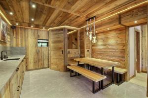 ARC 1950, Appartement style Chalet Haut de Gamme 2 chambres, 6 personnes