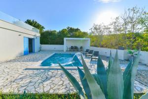 Villa Anna with pool, Zadar County