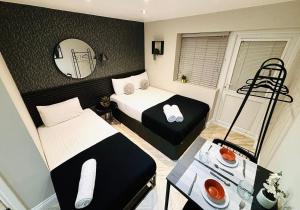 Heathrow airport studios