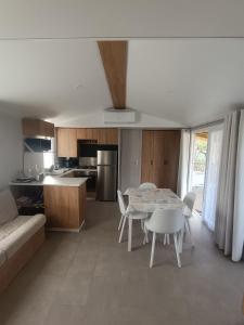 Campings Mobil home 55 -8 personnes : photos des chambres