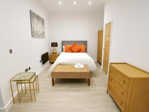 Beautiful Newly Built Flat - Walk To City Centre - Pass the Keys