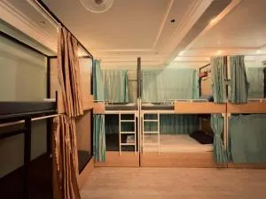 Ha Giang Safari Hostel & Motorbikes - Lan Hung