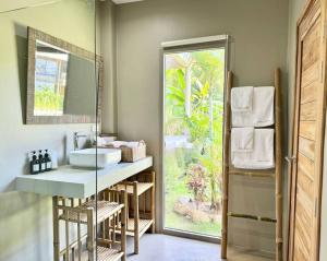 Lovely Villa, 2 Bedrooms & 1 Studio Room, Koh Samui