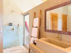 Lovely Villa, 2 Bedrooms & 1 Studio Room, Koh Samui