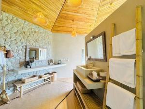 Lovely Villa, 2 Bedrooms & 1 Studio Room, Koh Samui