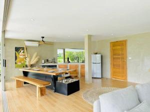 Lovely Villa, 2 Bedrooms & 1 Studio Room, Koh Samui