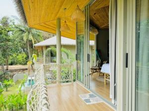 Lovely Villa, 2 Bedrooms & 1 Studio Room, Koh Samui