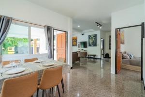 Pool Villa 3 Bedrooms, Closeby Patong, Chic and Quiet