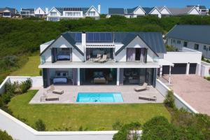 Stunning St Francis Links Home