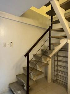 Cozi Modern Loft Suite near high street BGC wifi pool