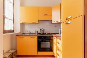 Nazario Sauro - Lucca by the walls