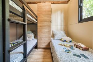 Campings Slow Village La Roque Sur Ceze : photos des chambres