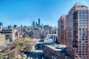 Blueground Sq Sundeck Level next to Subway NYC-315