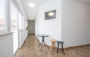 1 Bedroom Stunning Apartment In Imotski