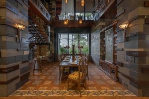 SaffronStays Rockford Manor