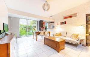 Maisons de vacances Cozy Home In Nantes With Wifi : photos des chambres