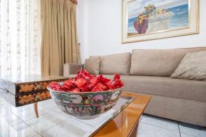 Local Apt next to City Lights 2