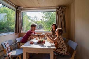 Campings Slow Village Les Ponts de Ce : photos des chambres